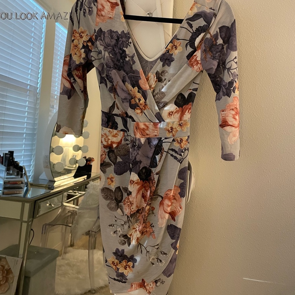 MAJOR CLOSET SALE. MORE ITEMS TO COME. Floral long sleeved fashion nova dress